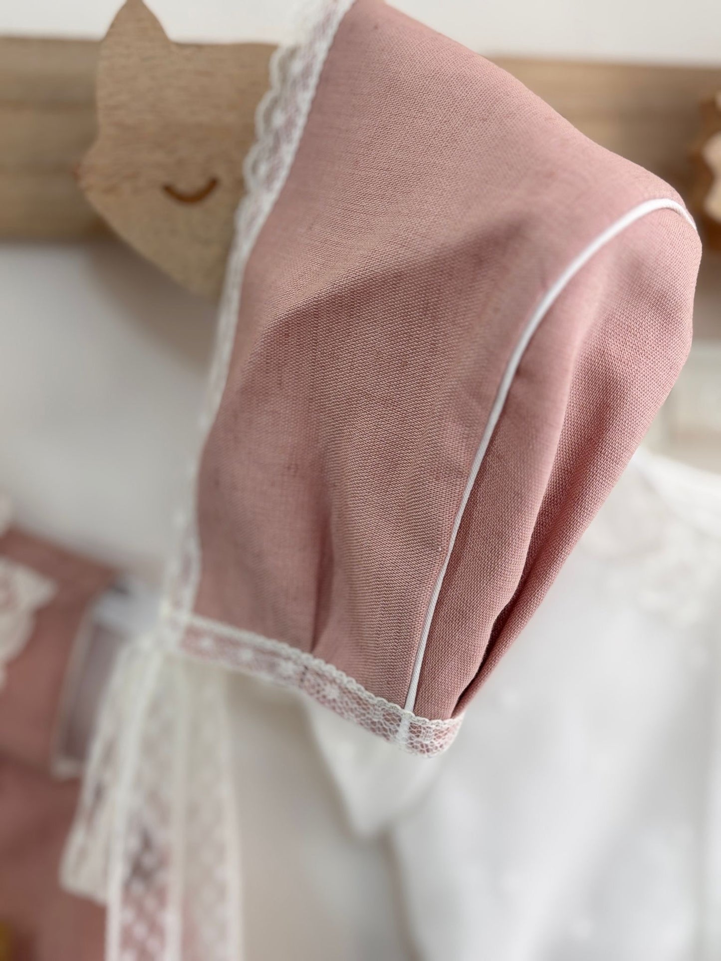 Camicia con culotte e cuffia